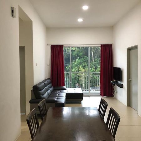 קמרון היילנדס Golden Hill 3 Room Apt @ Night Market מראה חיצוני תמונה