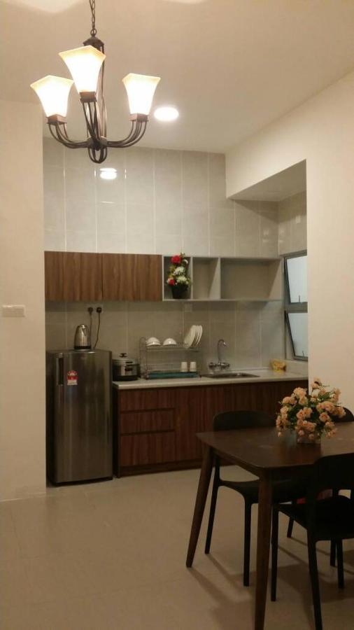 קמרון היילנדס Golden Hill 3 Room Apt @ Night Market מראה חיצוני תמונה
