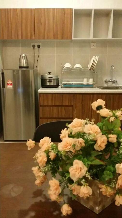 קמרון היילנדס Golden Hill 3 Room Apt @ Night Market מראה חיצוני תמונה
